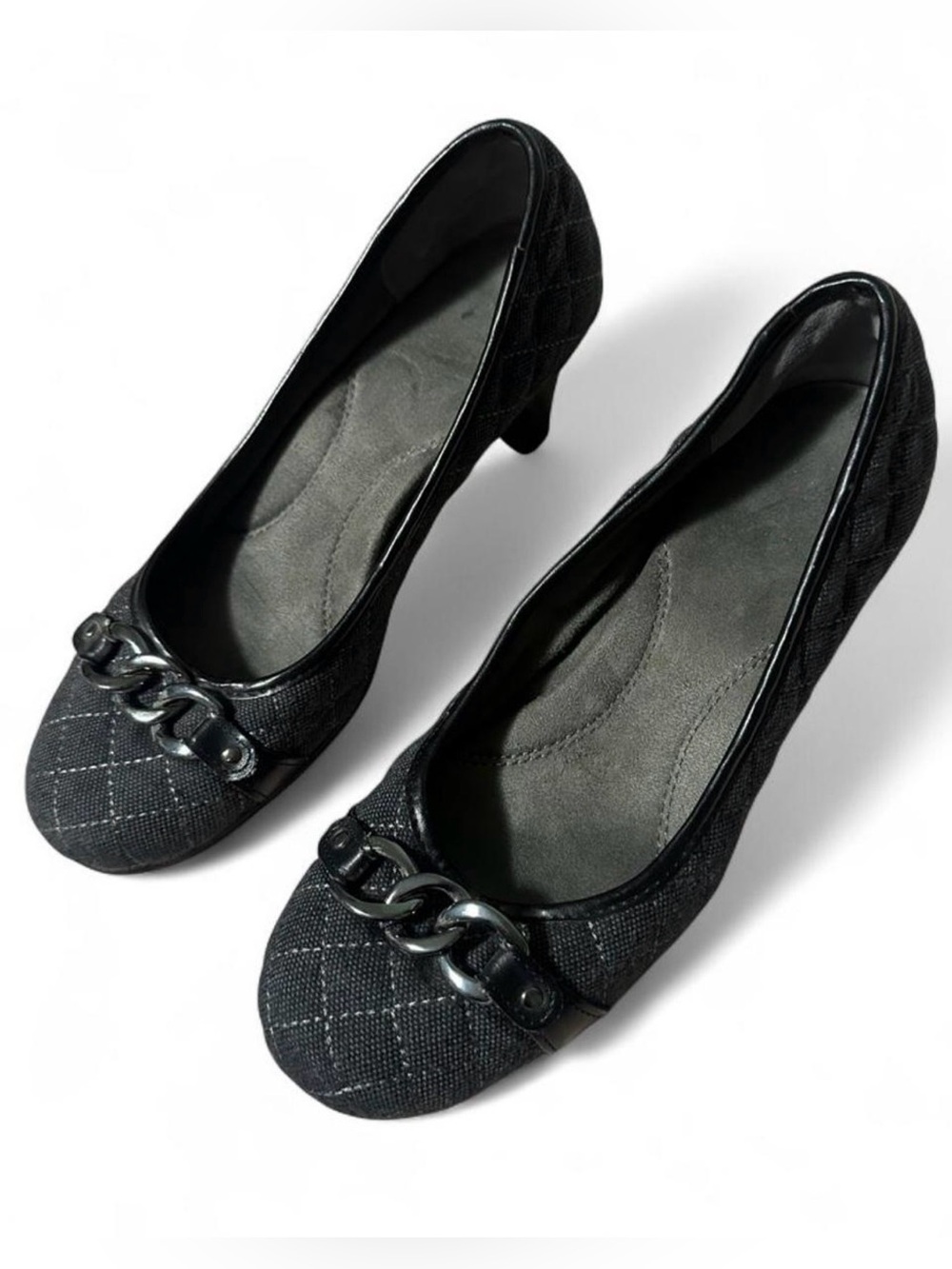 Aerosoles Classic Black Chain-Accent Women's Pumps